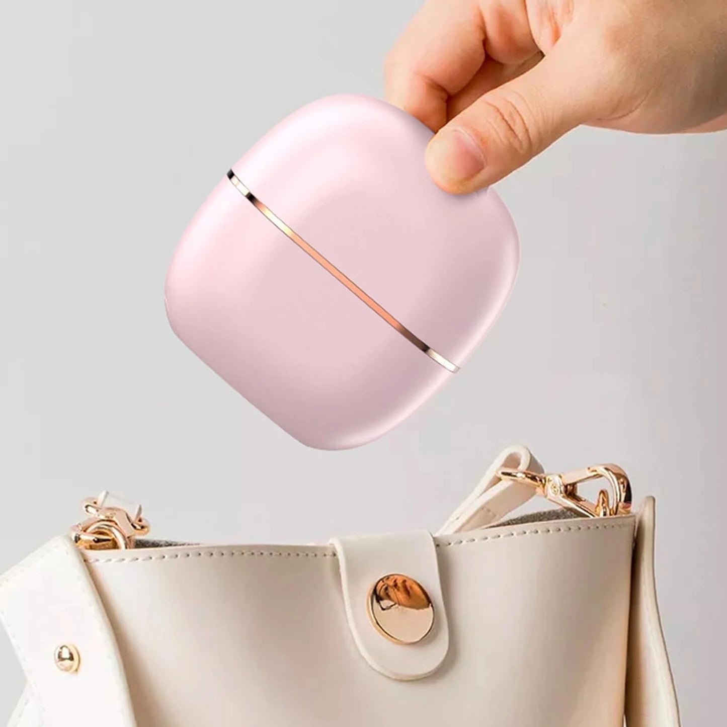 Auric Reign™ Mini Straightener – Smooth Hair Anywhere, Anytime.